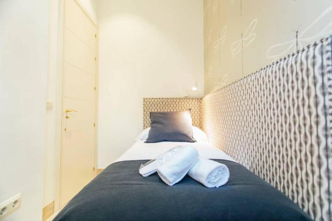 New With Height- 2Bd 1Bth- Pajaritos Lägenhet Sevilla Exteriör bild