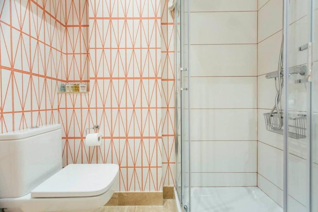 New With Height- 2Bd 1Bth- Pajaritos Lägenhet Sevilla Exteriör bild