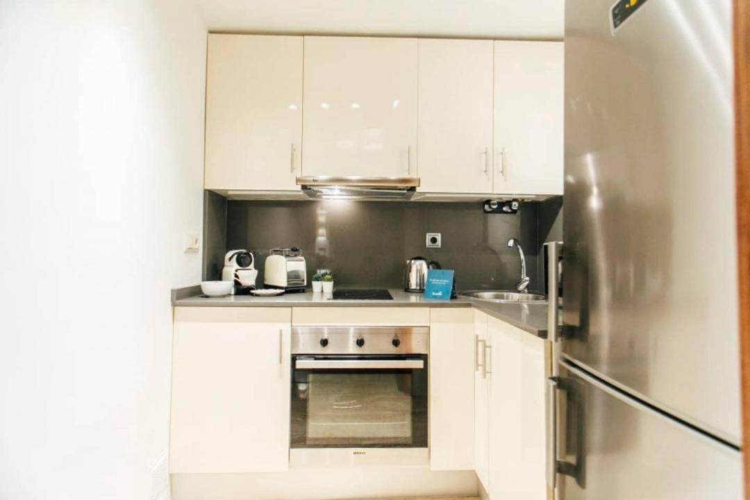 New With Height- 2Bd 1Bth- Pajaritos Lägenhet Sevilla Exteriör bild