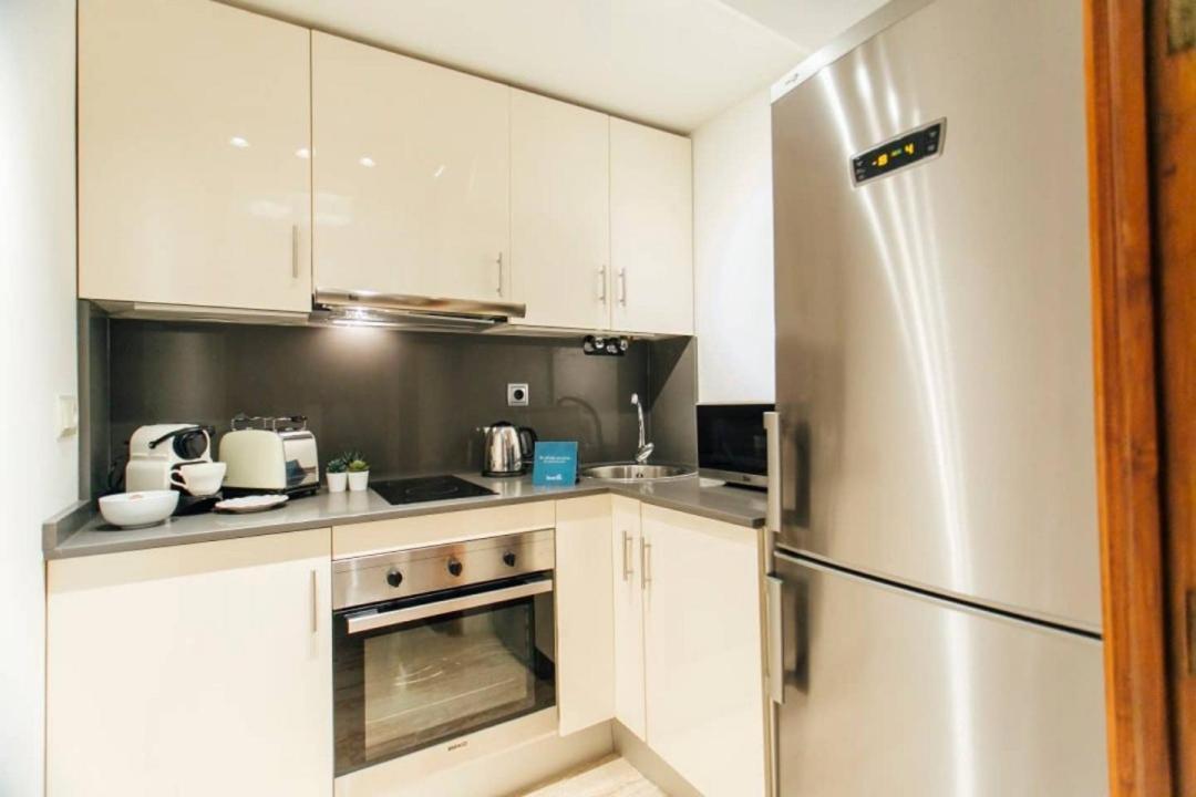 New With Height- 2Bd 1Bth- Pajaritos Lägenhet Sevilla Exteriör bild